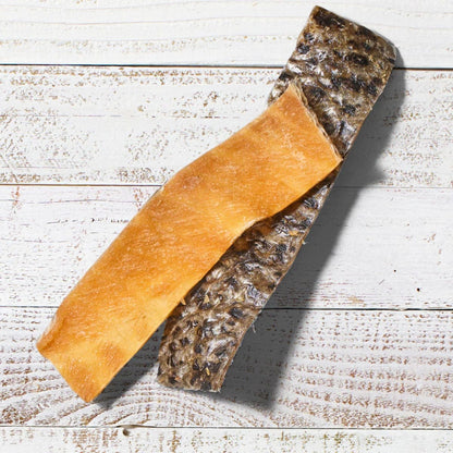 Finfare Dog 2oz. Freeze-dried Smoked Salmon Skin Strips
